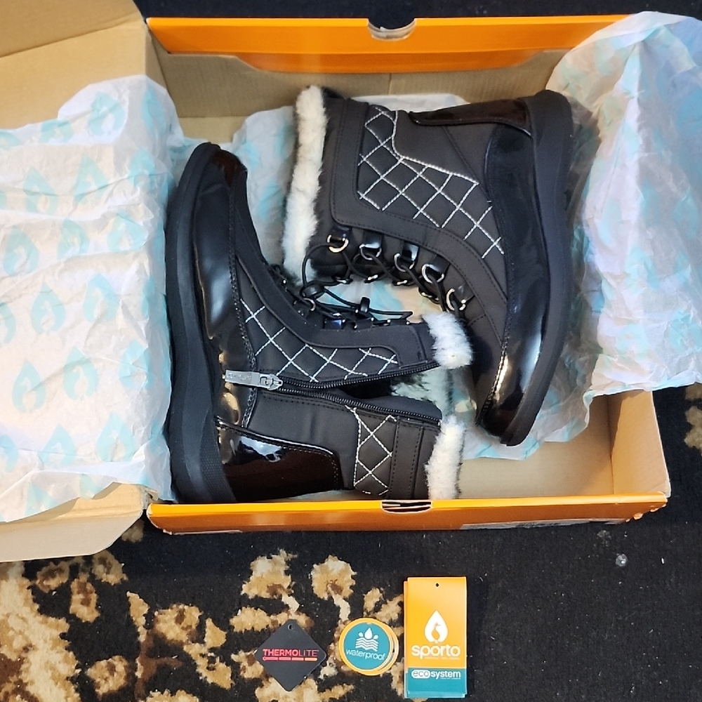 VERY GENTLY USED! Women's Sporto Black Quilted Winter Boots; 6 Medium